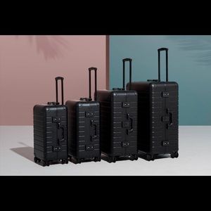 away luggage boxes